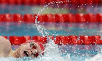 爱游戏-南非选手在游泳比赛中获得多枚奖牌，表现稳定