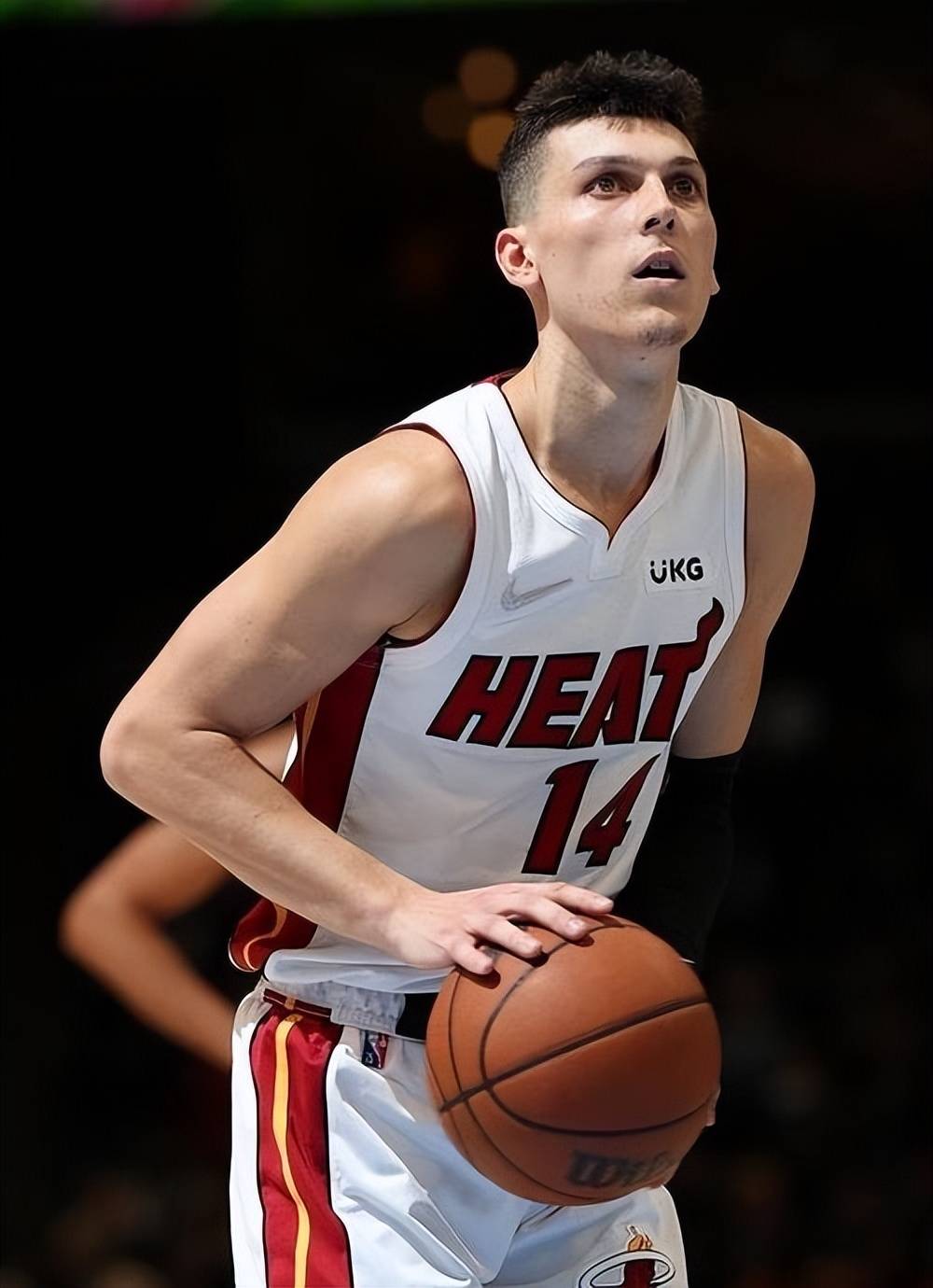 热火队新秀表现抢眼,成为球队当家球星的简单介绍 热火队新秀表现抢眼,成为球队当家球星的简单介绍