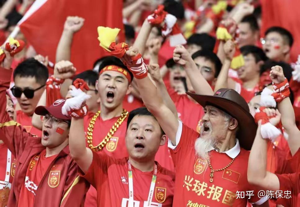 精彩足球赛事引爆球迷热情,层出不穷的对战继续的简单介绍 精彩足球赛事引爆球迷热情,层出不穷的对战继续的简单介绍