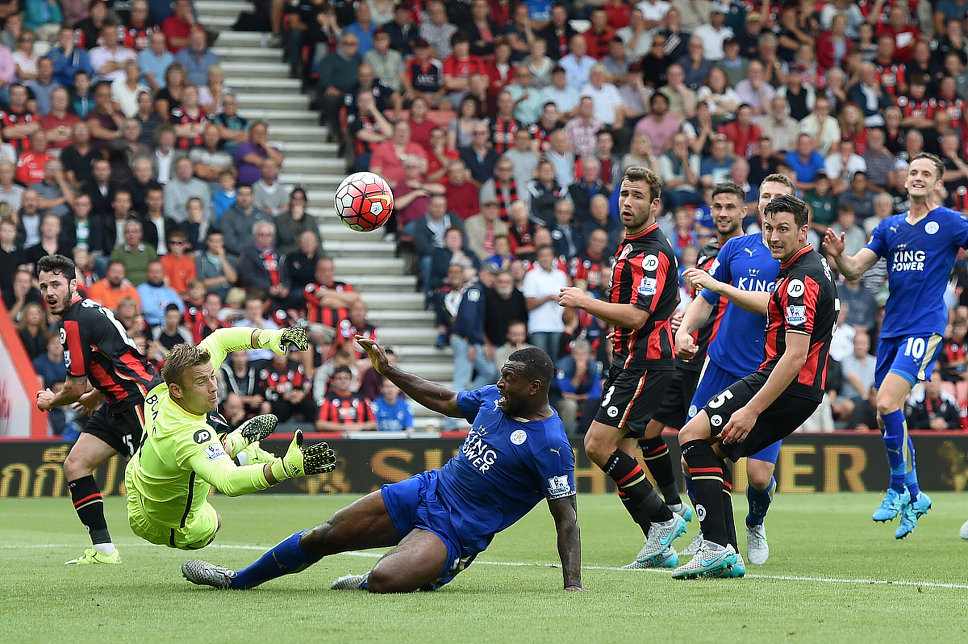 包含强势爆发:比赛现场掀起激烈波澜的词条 包含强势爆发:比赛现场掀起激烈波澜的词条