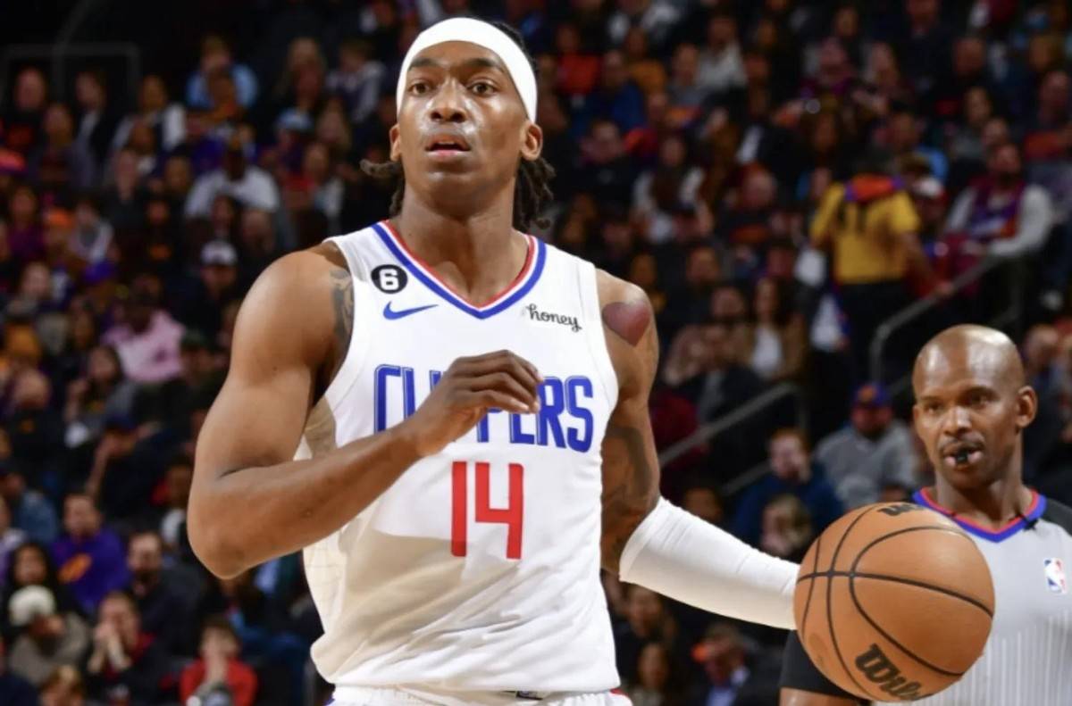 沃尔助快船逆转黄蜂，全明星级表现的简单介绍