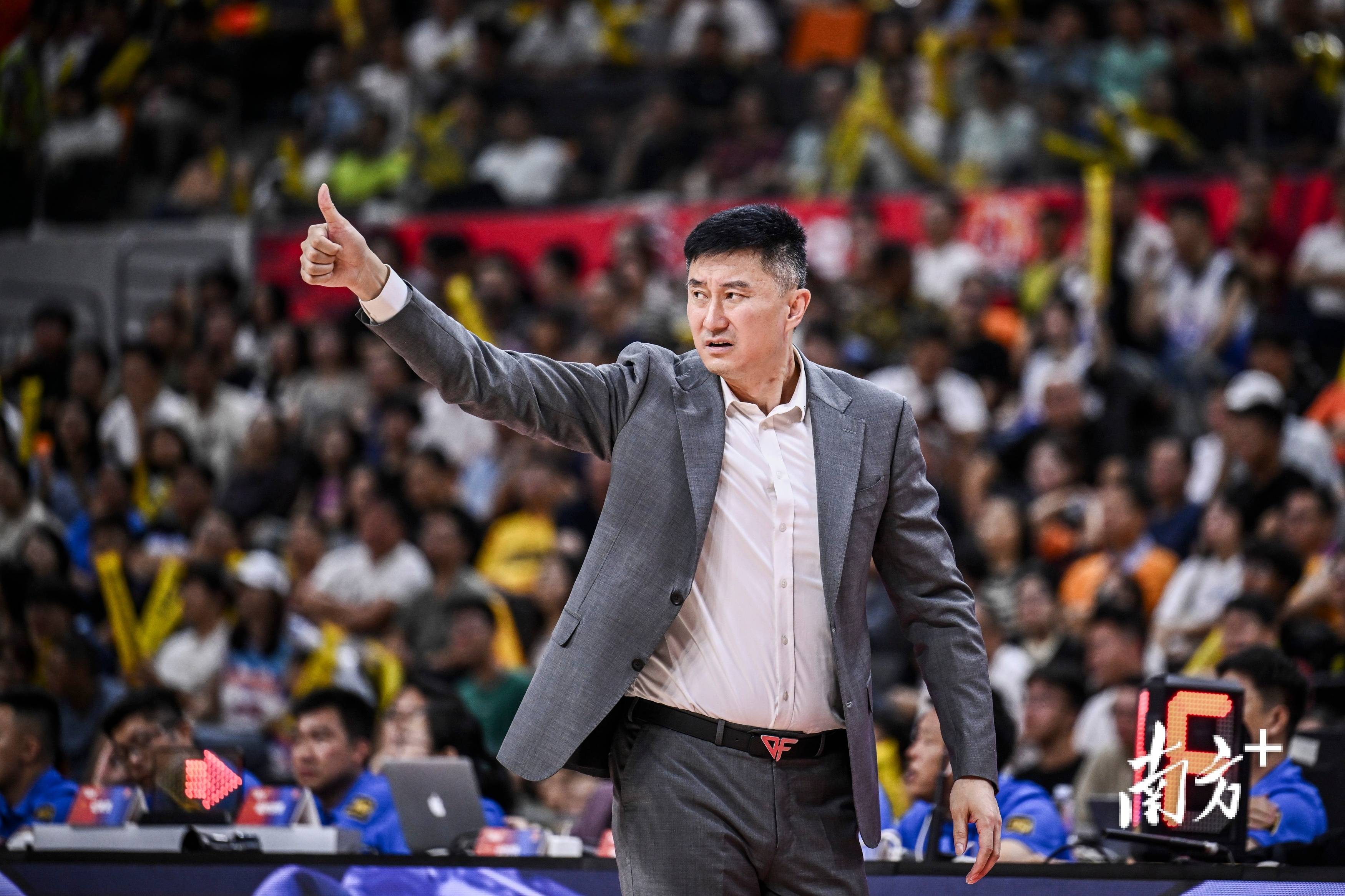 新疆亚泰主场惊险获胜，逆转对手的简单介绍