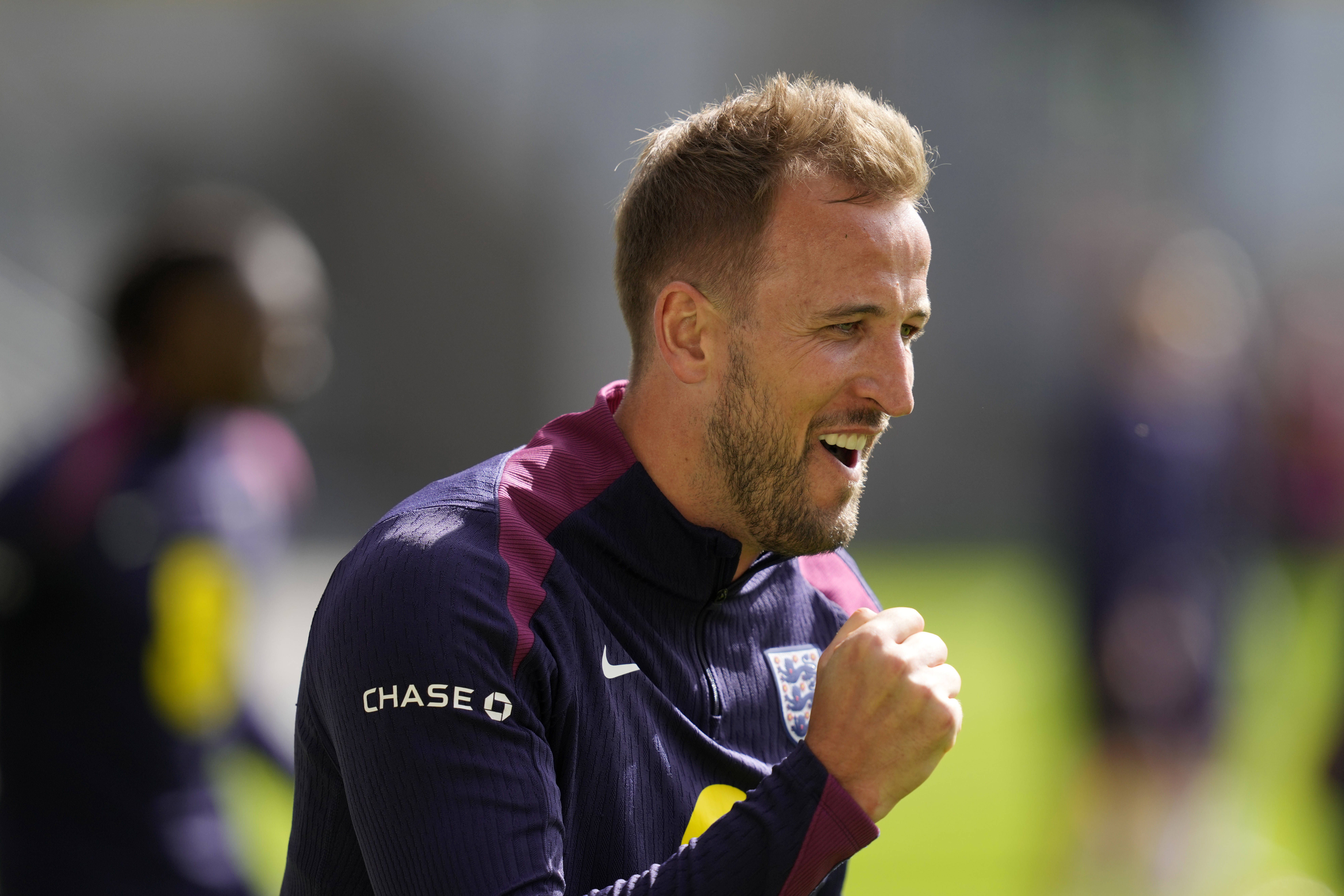 包含国际足球盛事即将揭开序幕,球员备战中的词条 包含国际足球盛事即将揭开序幕,球员备战中的词条