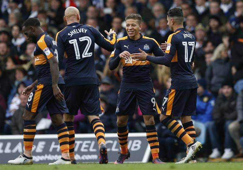 包含布莱梅联队主场失利，冲击前列受挫的词条