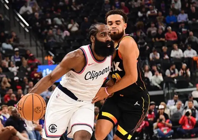 快船主场擒下小牛,将系列赛领先-的简单介绍 快船主场擒下小牛,将系列赛领先-的简单介绍