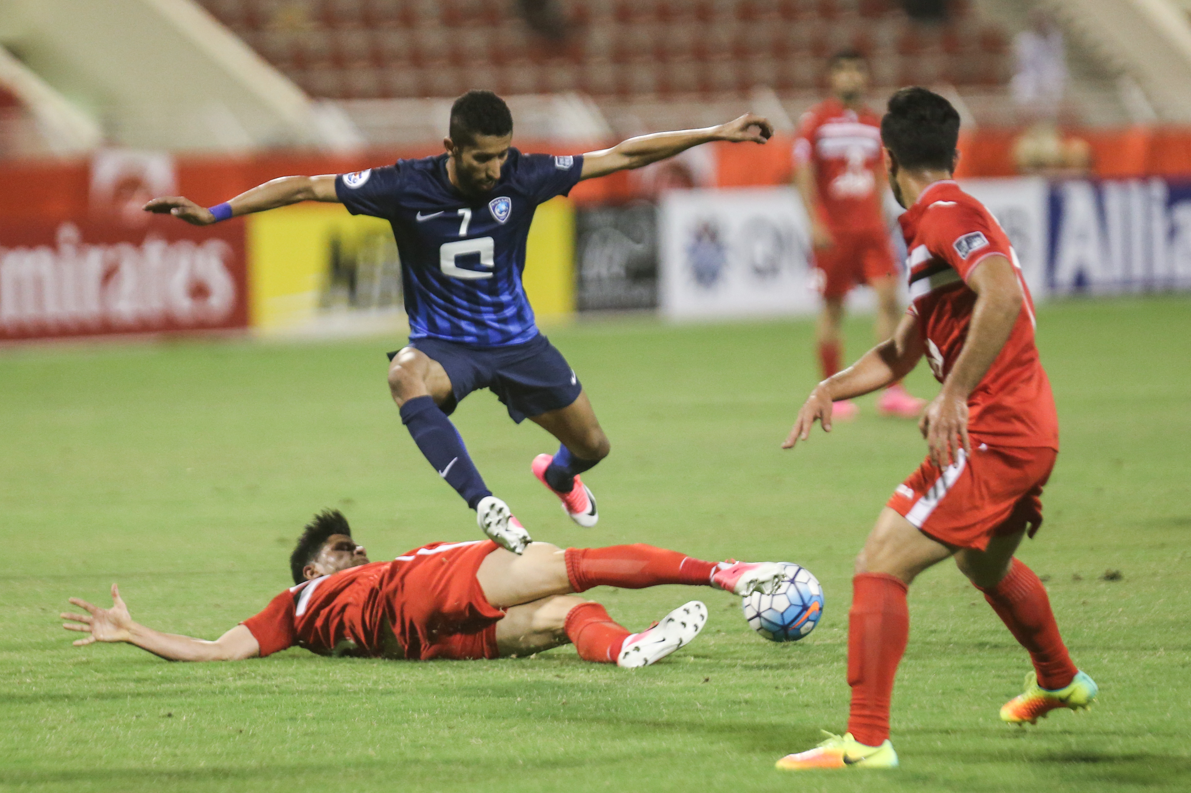 包含阿尔希拉尔豪取三分,表现出色晋级强的词条 包含阿尔希拉尔豪取三分,表现出色晋级强的词条