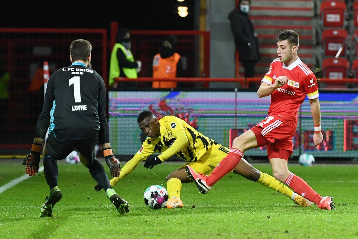 双方交手激烈,德甲豪门遭遇平局的简单介绍 双方交手激烈,德甲豪门遭遇平局的简单介绍