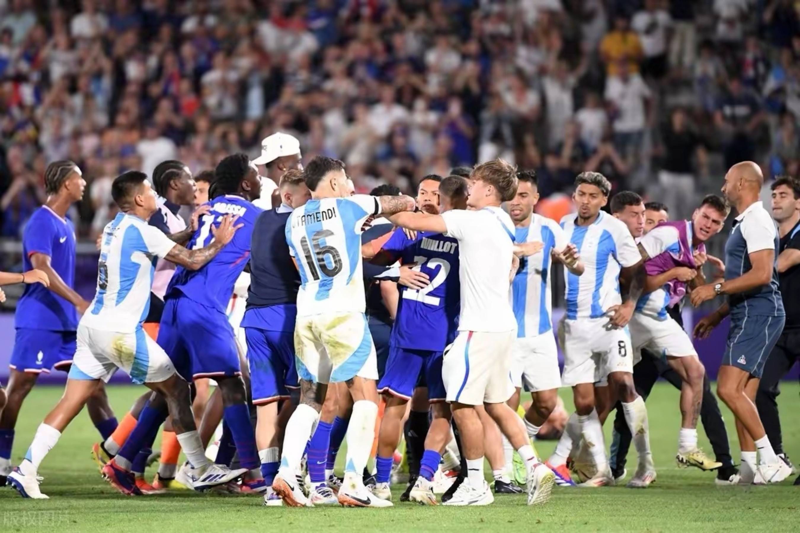 关于西班牙大胜神奇,欧锦赛潜力股燃烧的信息 关于西班牙大胜神奇,欧锦赛潜力股燃烧的信息