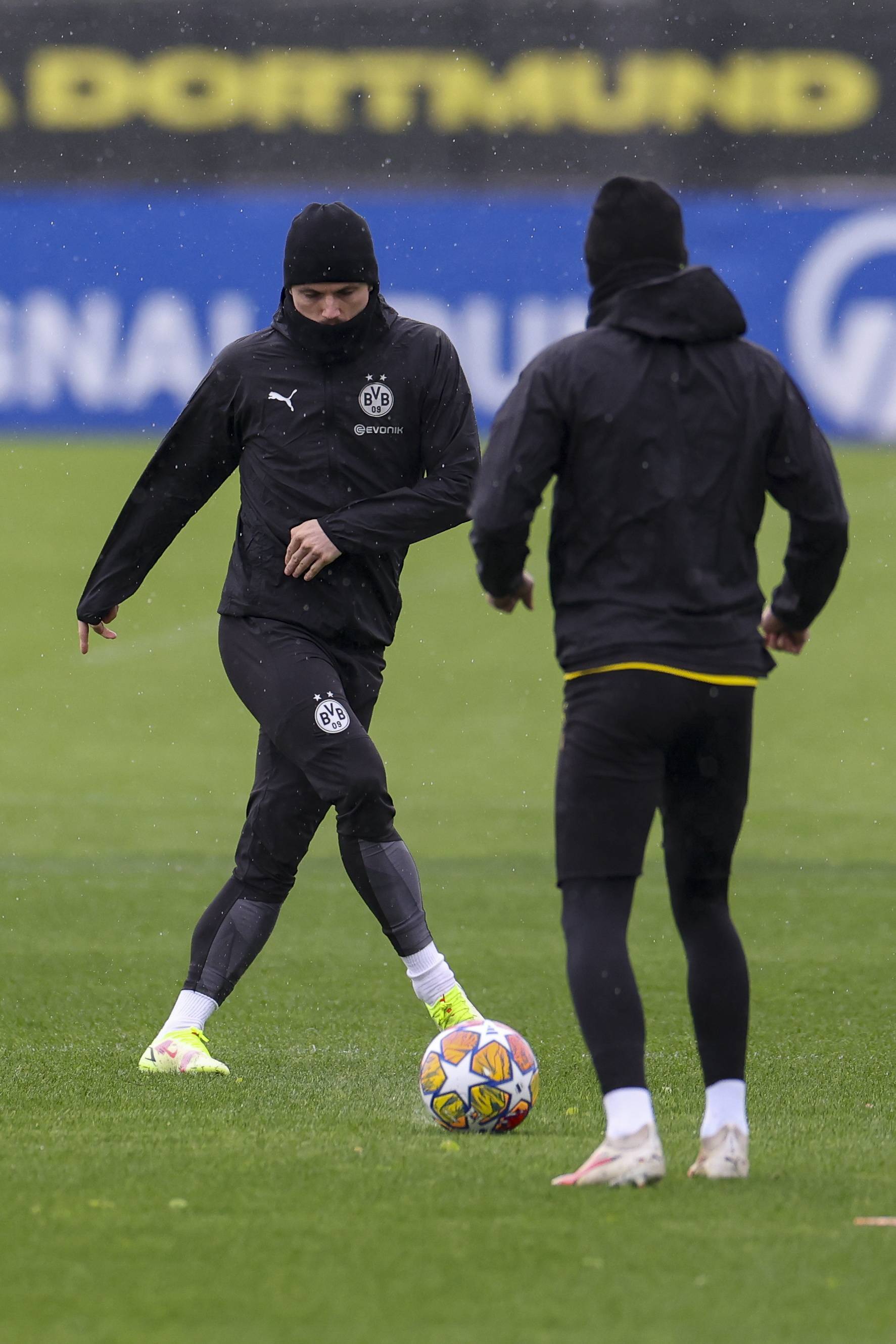 西班牙马德里横扫多特赢得球迷喝彩