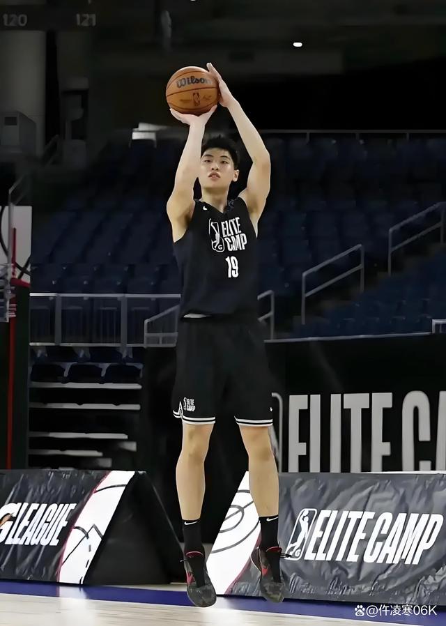 竞技水平一流的篮球选手，展现出强大实力的简单介绍
