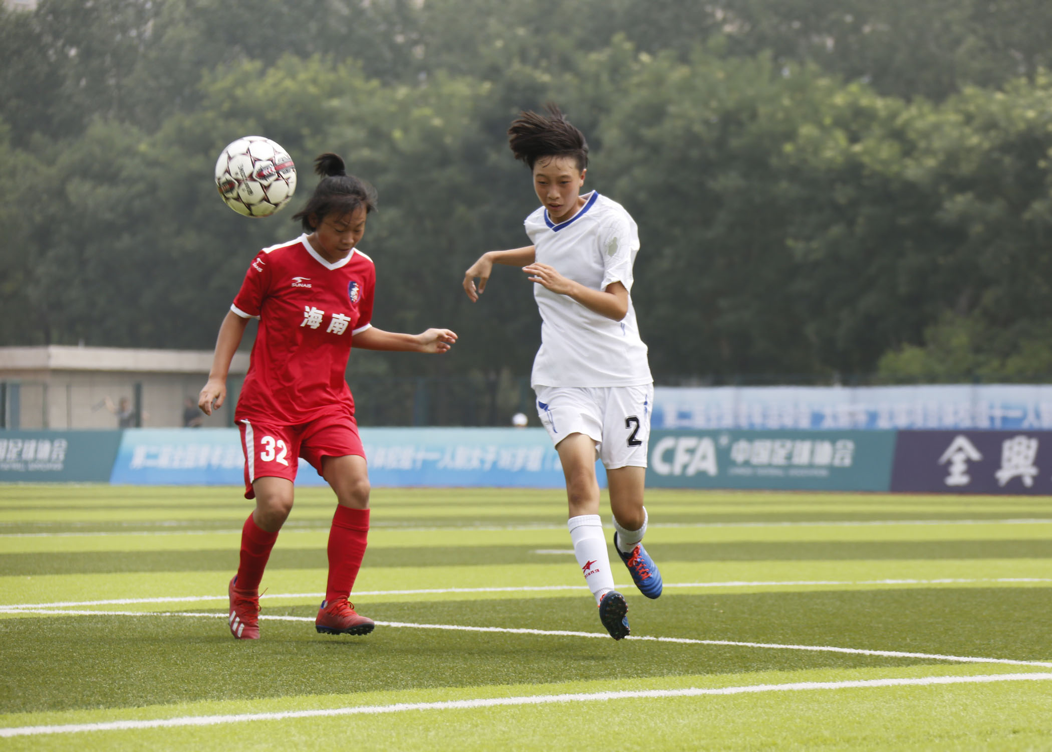 赛场上的精彩瞬间持续不断,球员表现备受关注的简单介绍 赛场上的精彩瞬间持续不断,球员表现备受关注的简单介绍