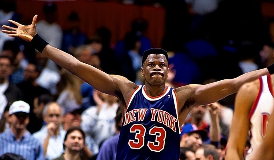 队员大卫拉塞尔成为传奇杰出球员蝉联MVP的简单介绍