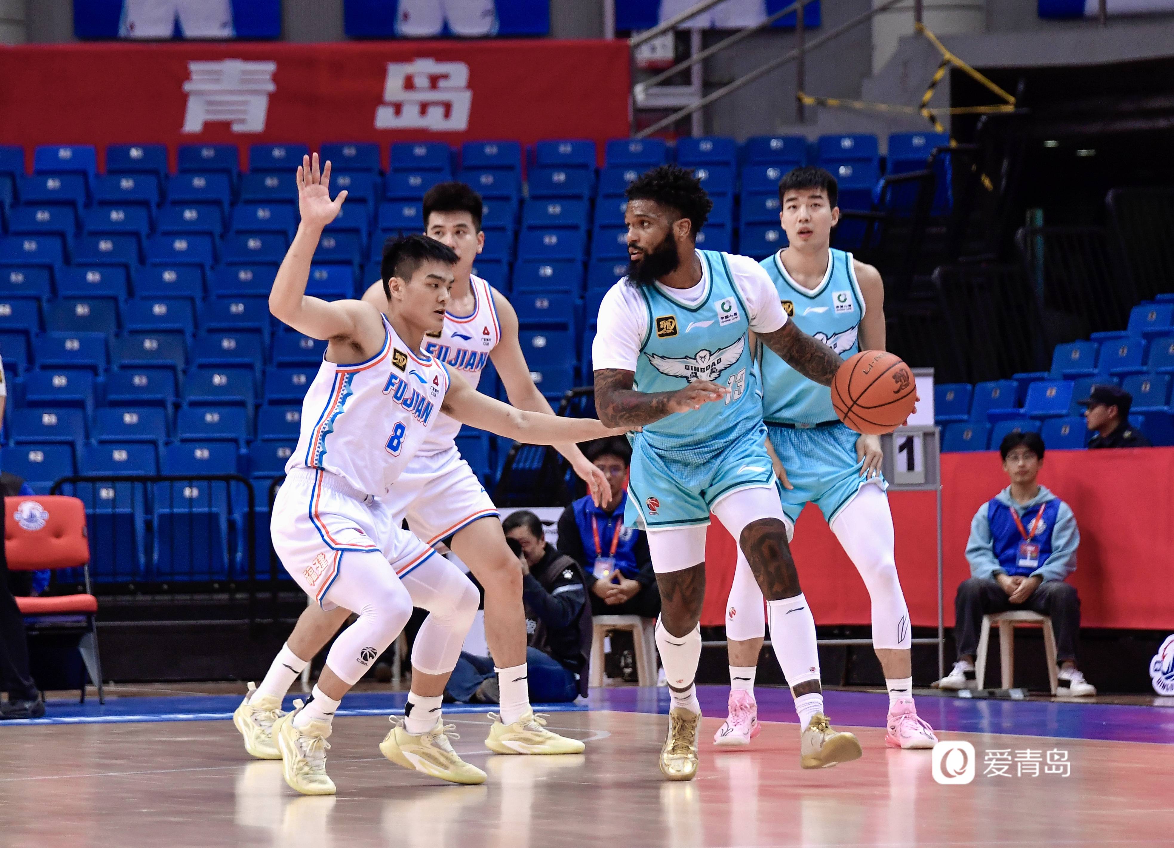 青岛男篮遭遇对手围剿，欲寻突破关键的简单介绍