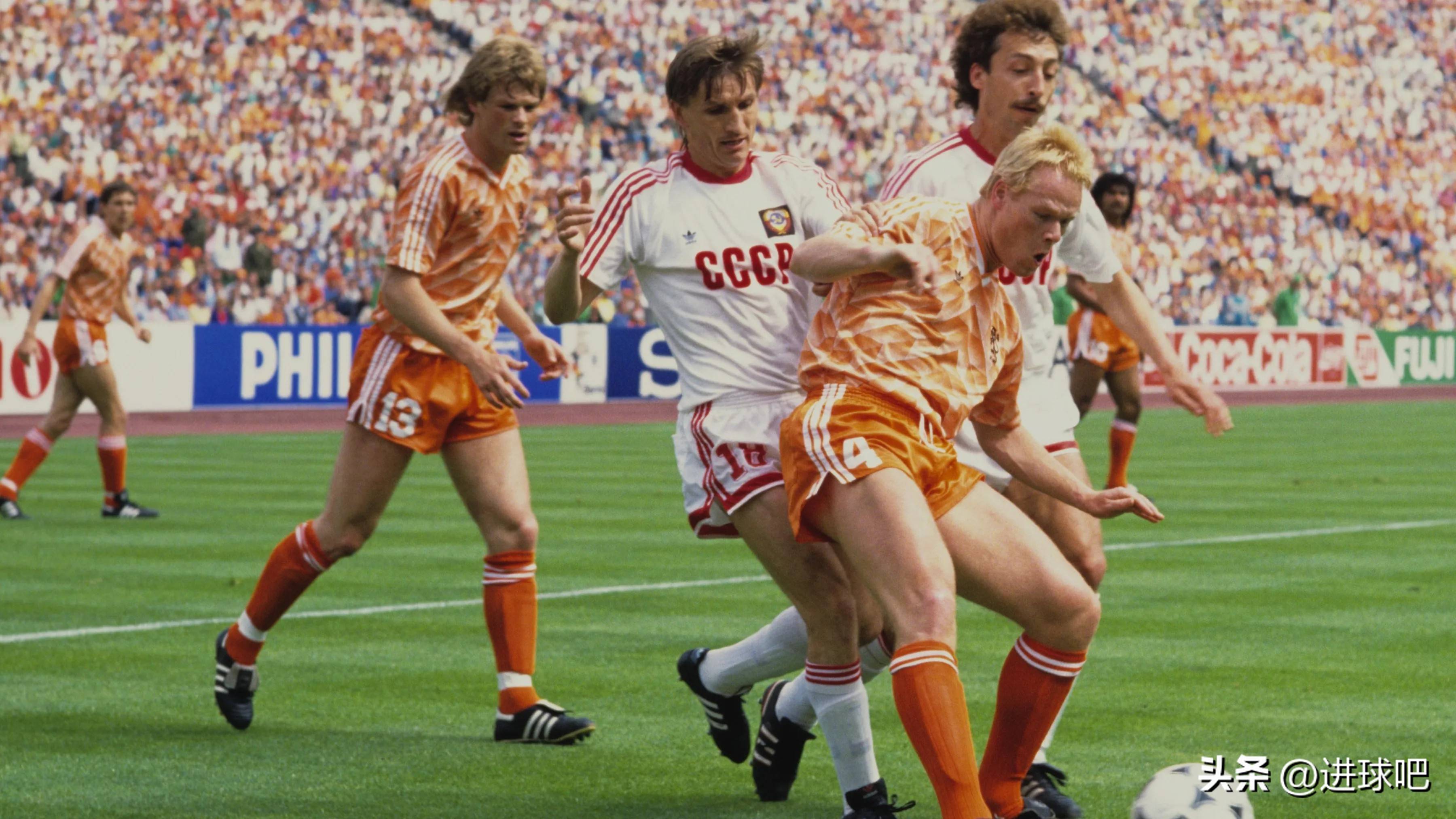 荷兰队全队发威，壮烈击败对手晋级四分之一决赛的简单介绍