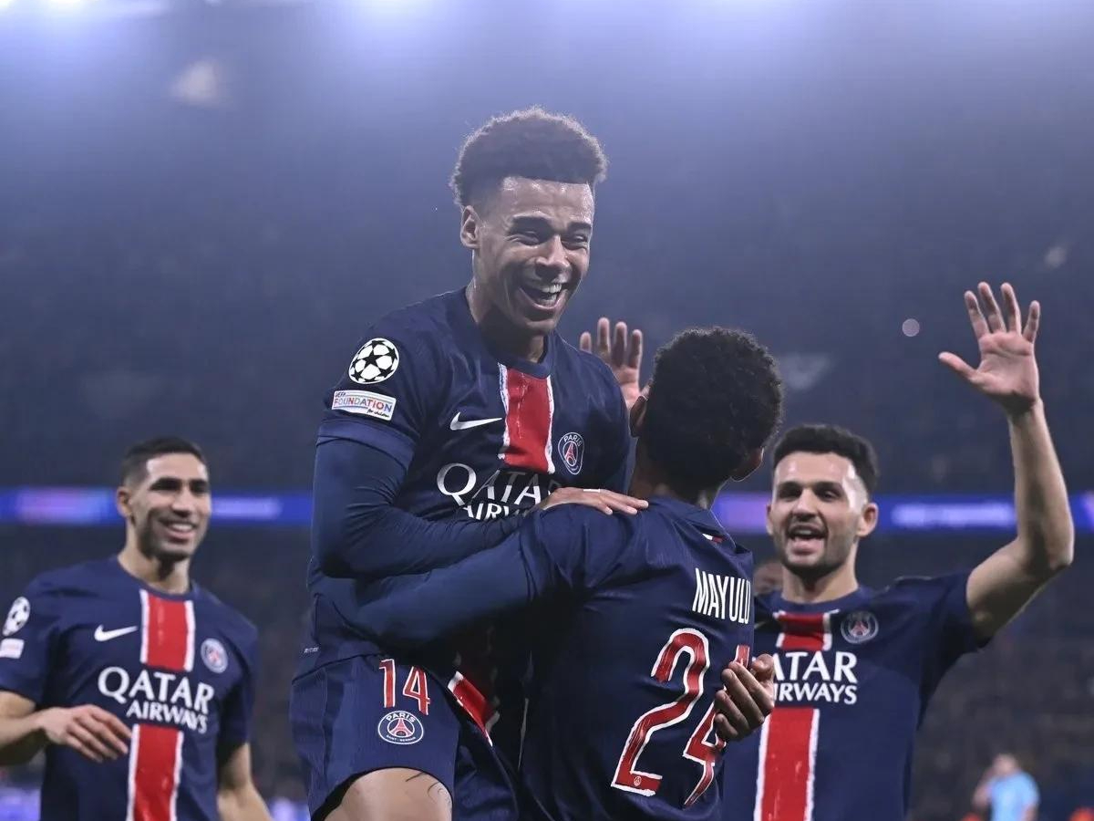 关于巴黎圣日耳曼取得胜利，领跑积分榜的信息