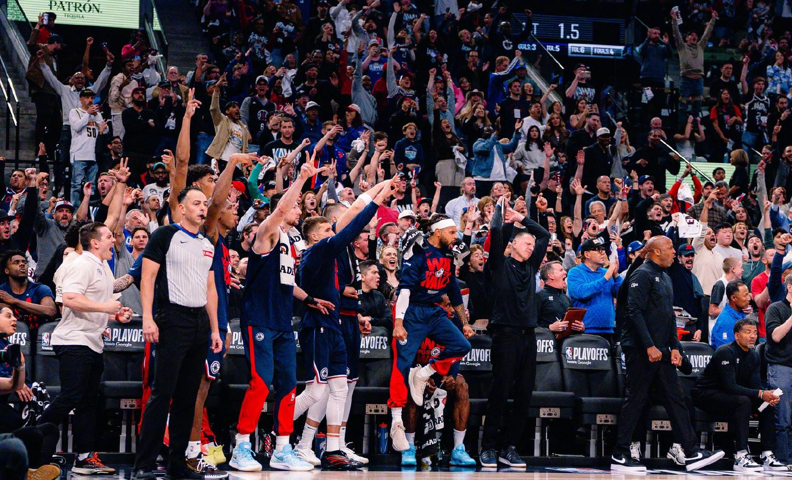 关于篮网主场告捷，全队士气高涨的信息