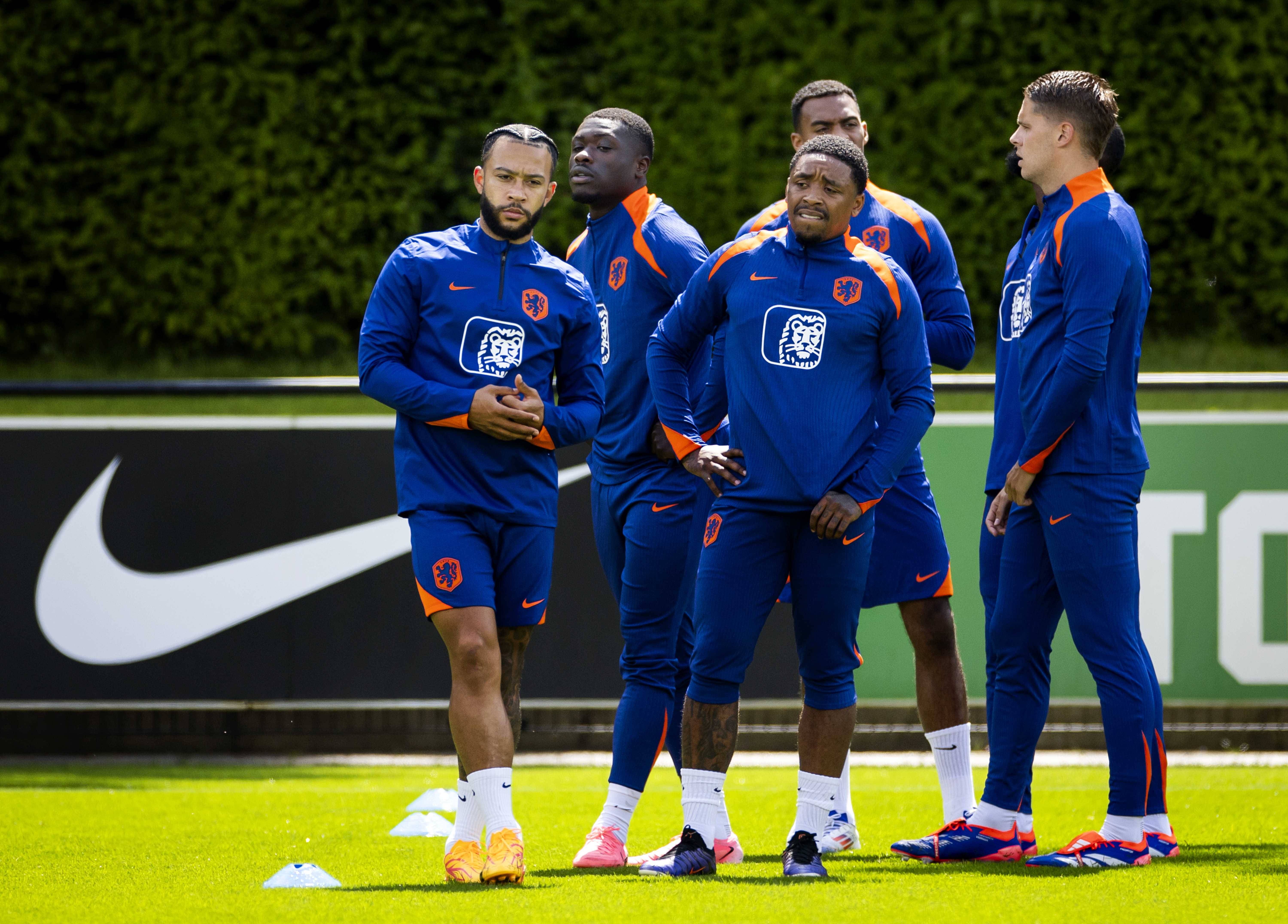 荷兰队成功晋级,继续崭露头角 荷兰队成功晋级,继续崭露头角