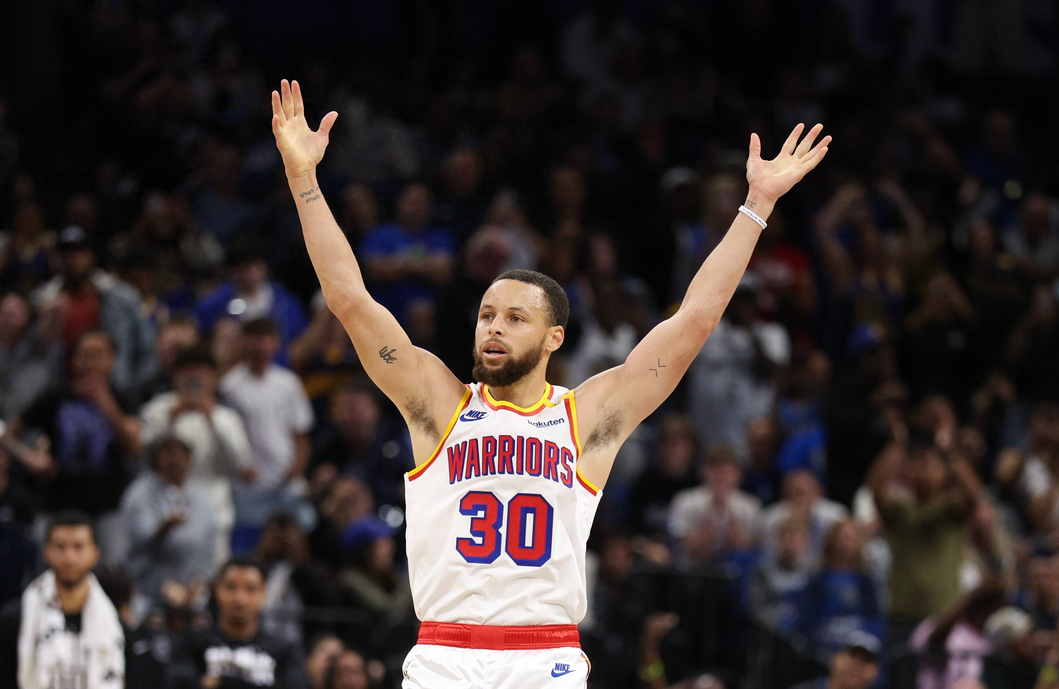 包含进攻端大爆发,狂砍三分球队轻取对手的词条 包含进攻端大爆发,狂砍三分球队轻取对手的词条