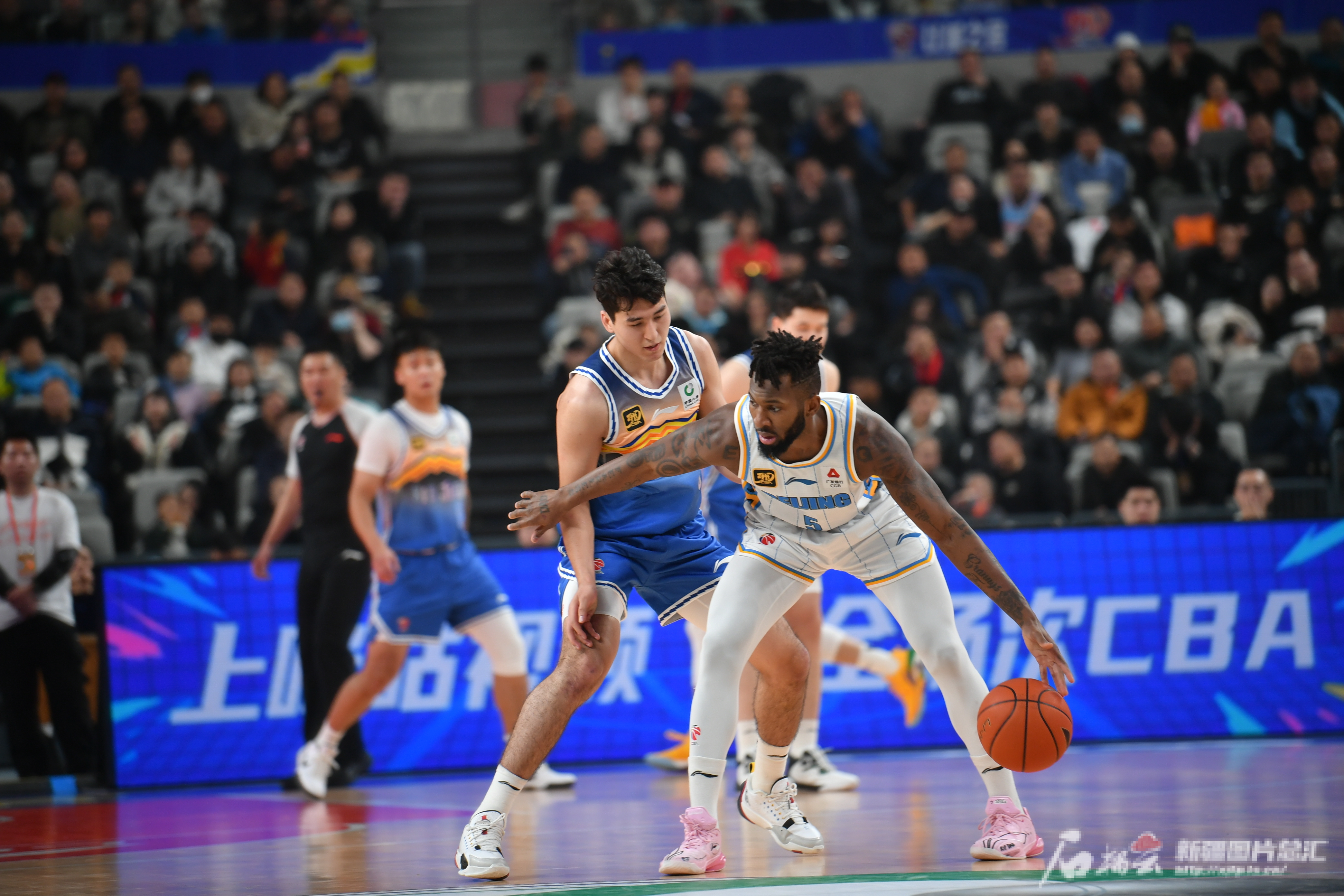 新疆队客场逆袭，战胜北京队