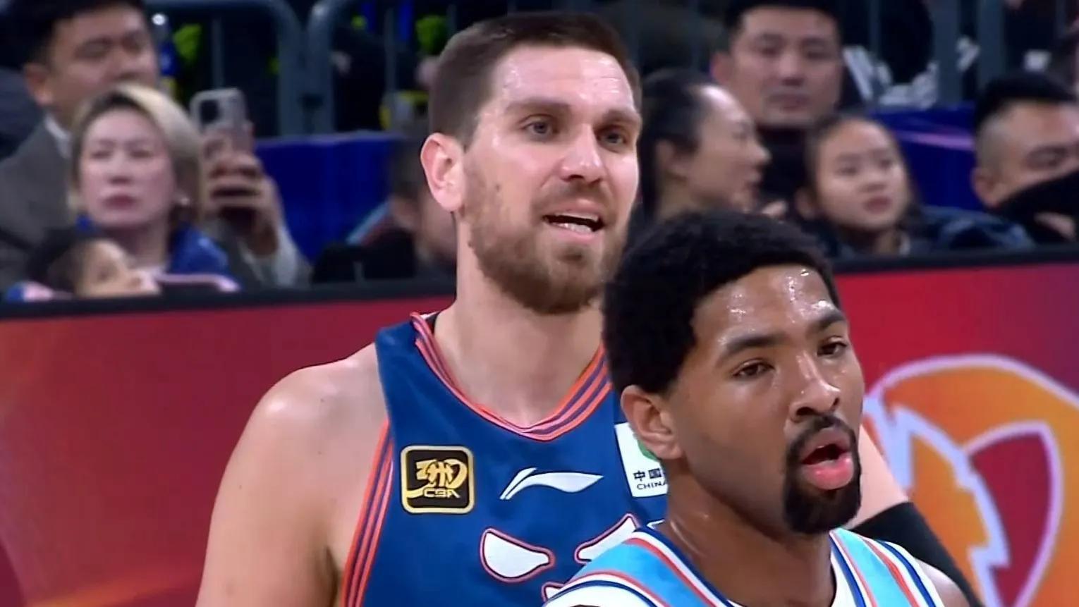 新疆队客场逆袭，战胜北京队