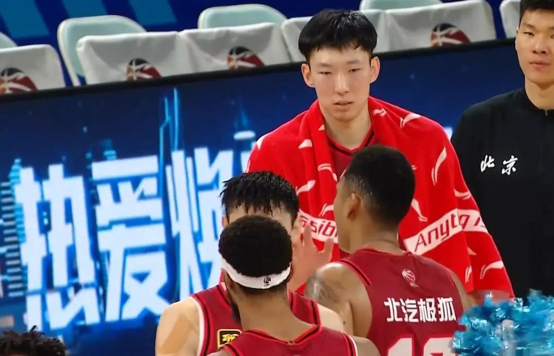 包含北京首钢队齐心协力，迎战辽宁男篮挑战的词条