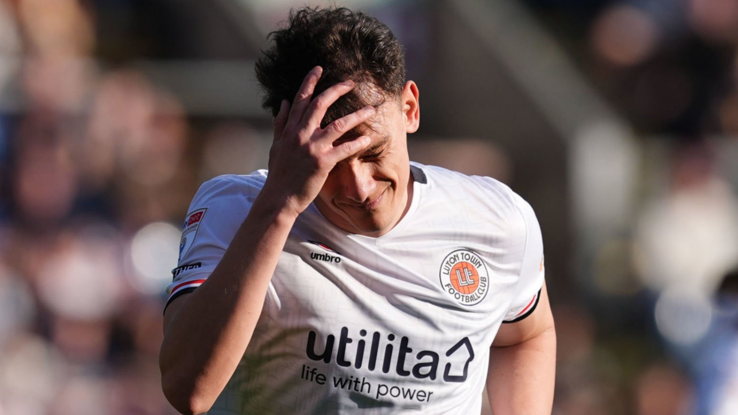 关于伯恩利取胜关键战役，保级形势乐观的信息