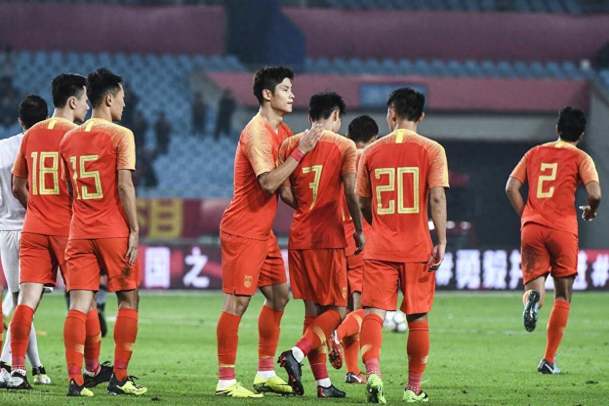 关于实力对决：国内足球联赛两队再度交锋的信息