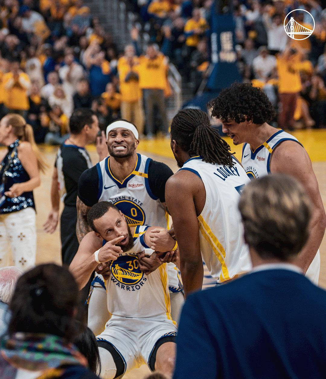 库里遭遇勇士淘汰,欧冠局势紧张 库里遭遇勇士淘汰,欧冠局势紧张