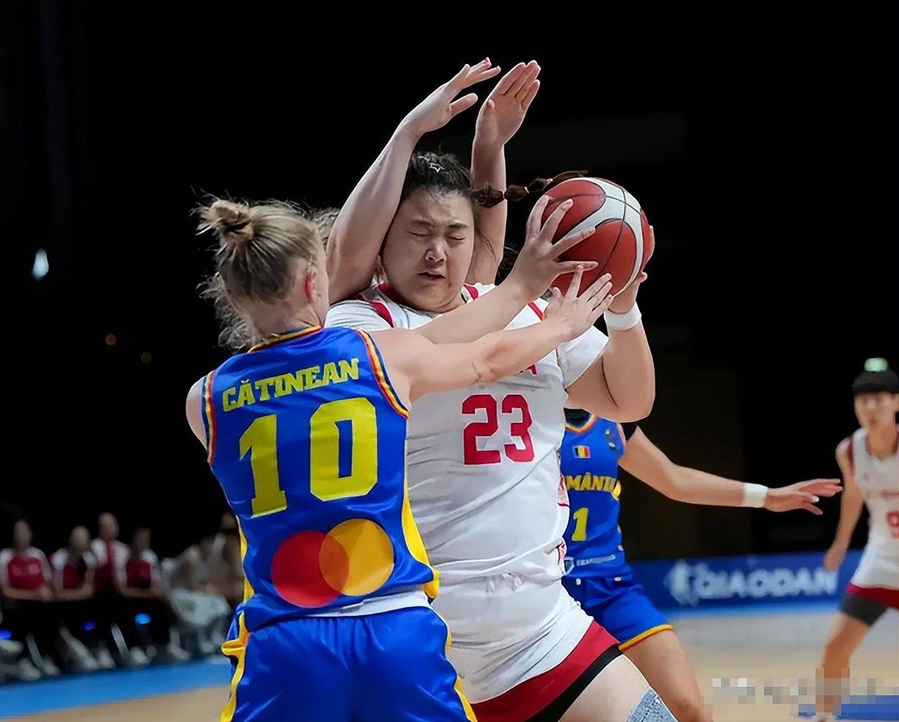 惊心一幕发生！球队在比赛中遇困难，绝地反击的简单介绍