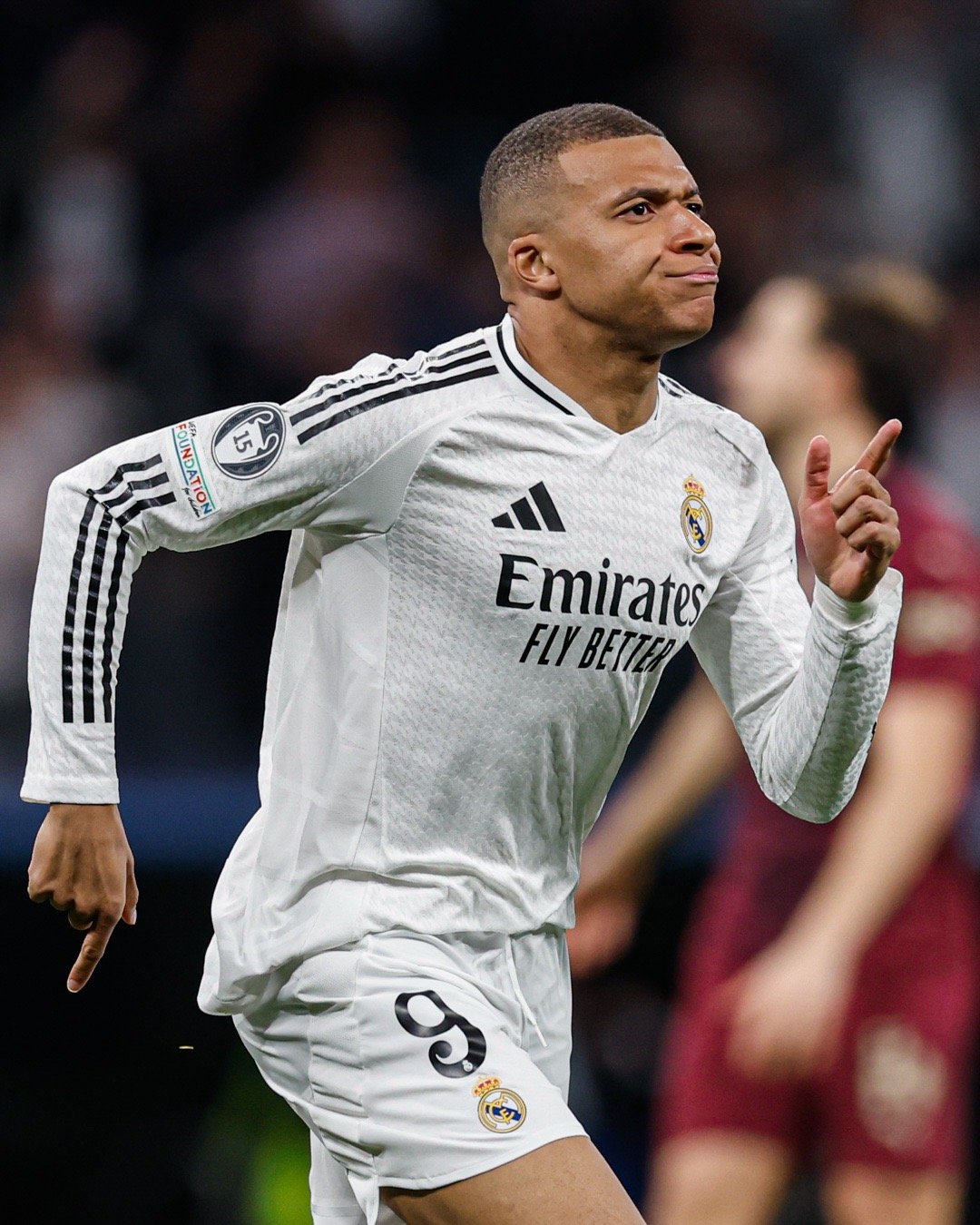 包含英格兰力克曼城，姆巴佩梅开二度美洲杯的词条