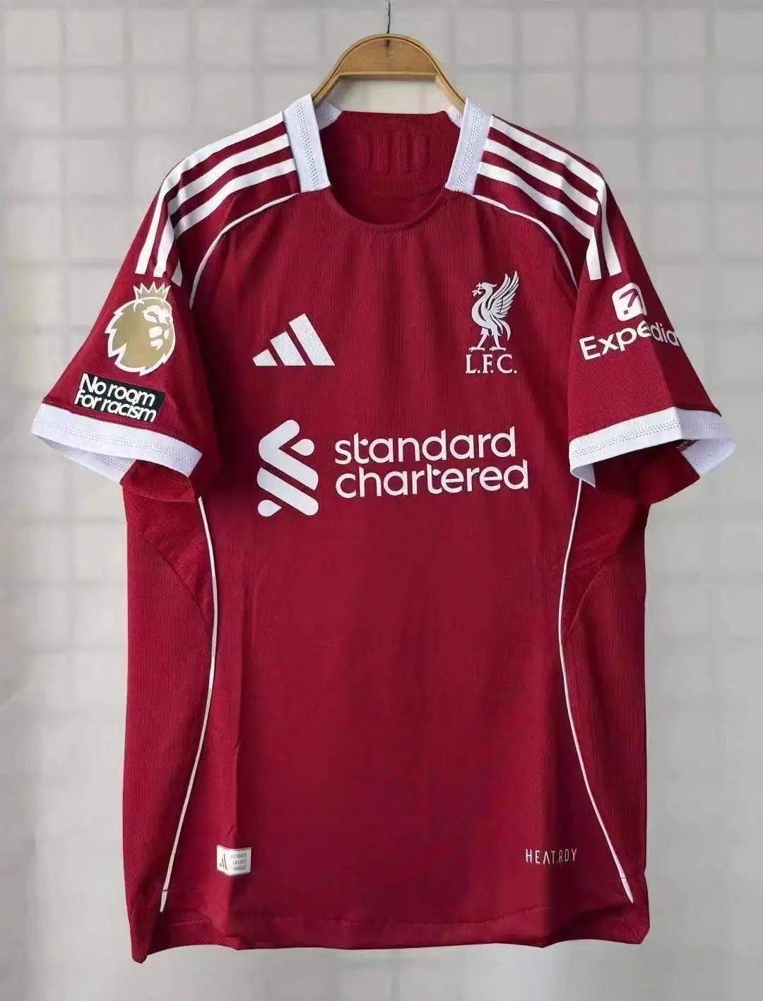 关于利物浦赞助商推出新季球衣设计的信息 关于利物浦赞助商推出新季球衣设计的信息