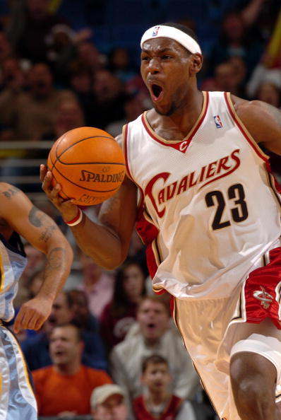 骑士主控利用速度优势轻取胜利 骑士主控利用速度优势轻取胜利