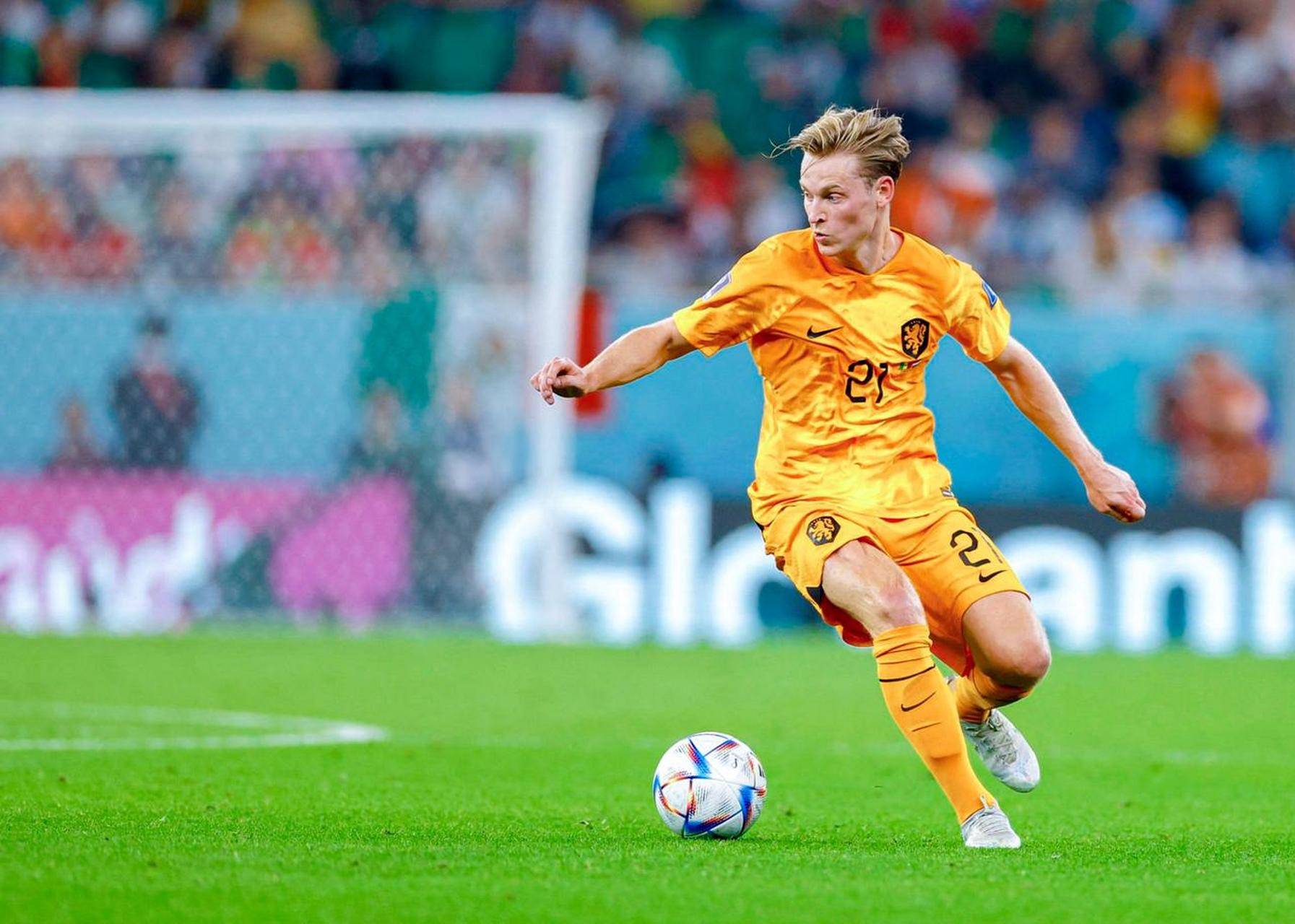 荷兰国家队迎战西班牙队的激烈对决