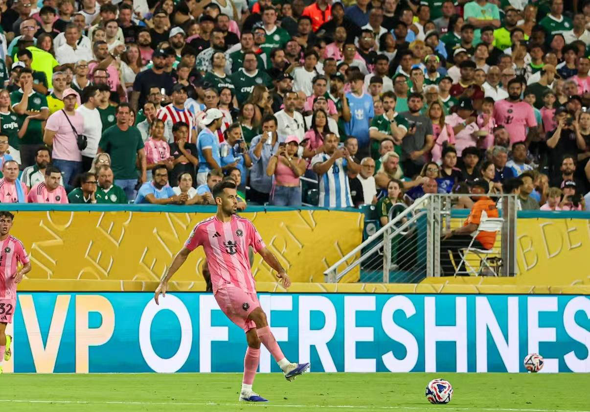 梅西领衔的巴黎圣日耳曼在欧洲比赛中取得胜利