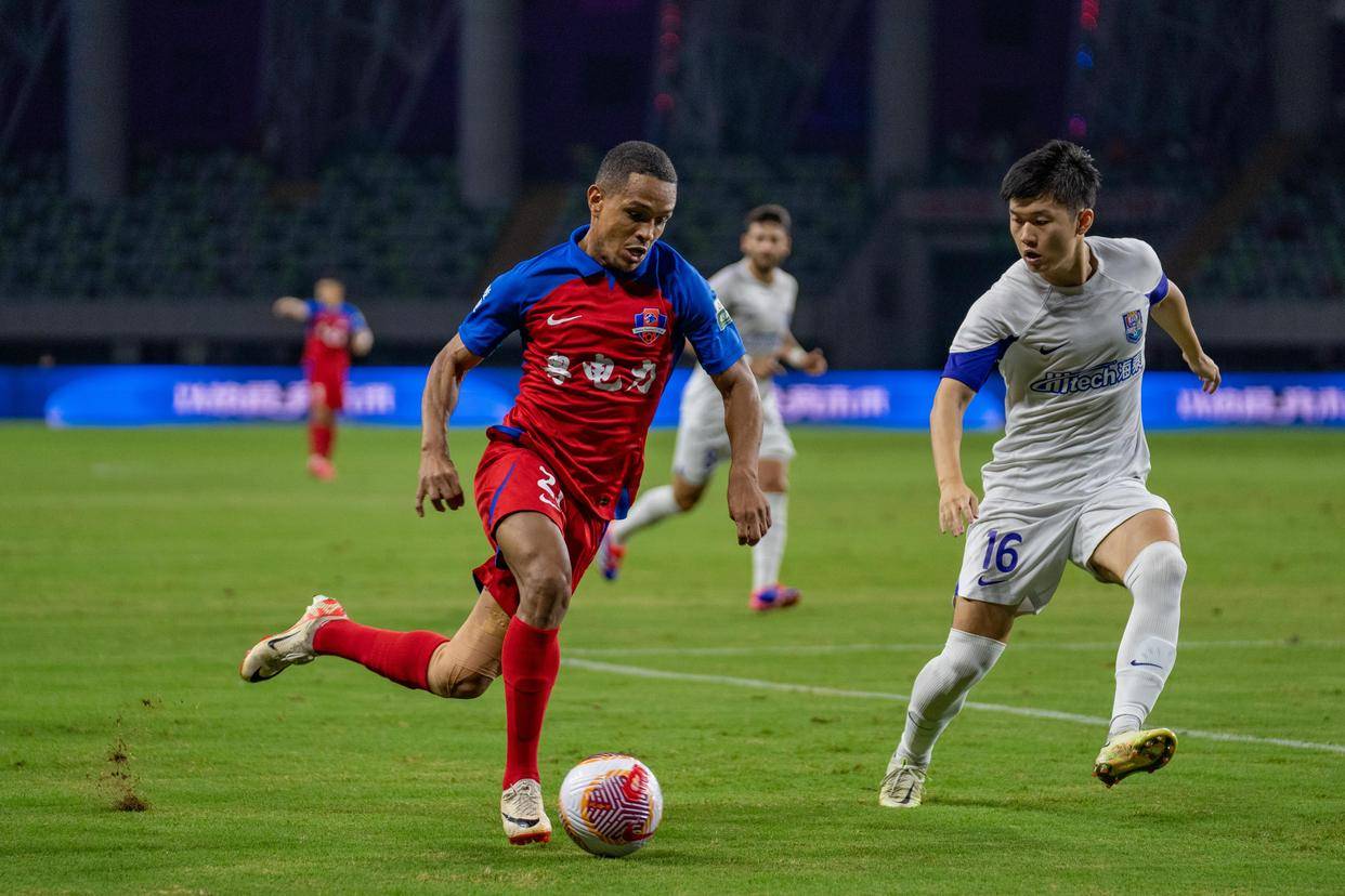 亚眠客场战胜雷恩,保级前景乐观 亚眠客场战胜雷恩,保级前景乐观