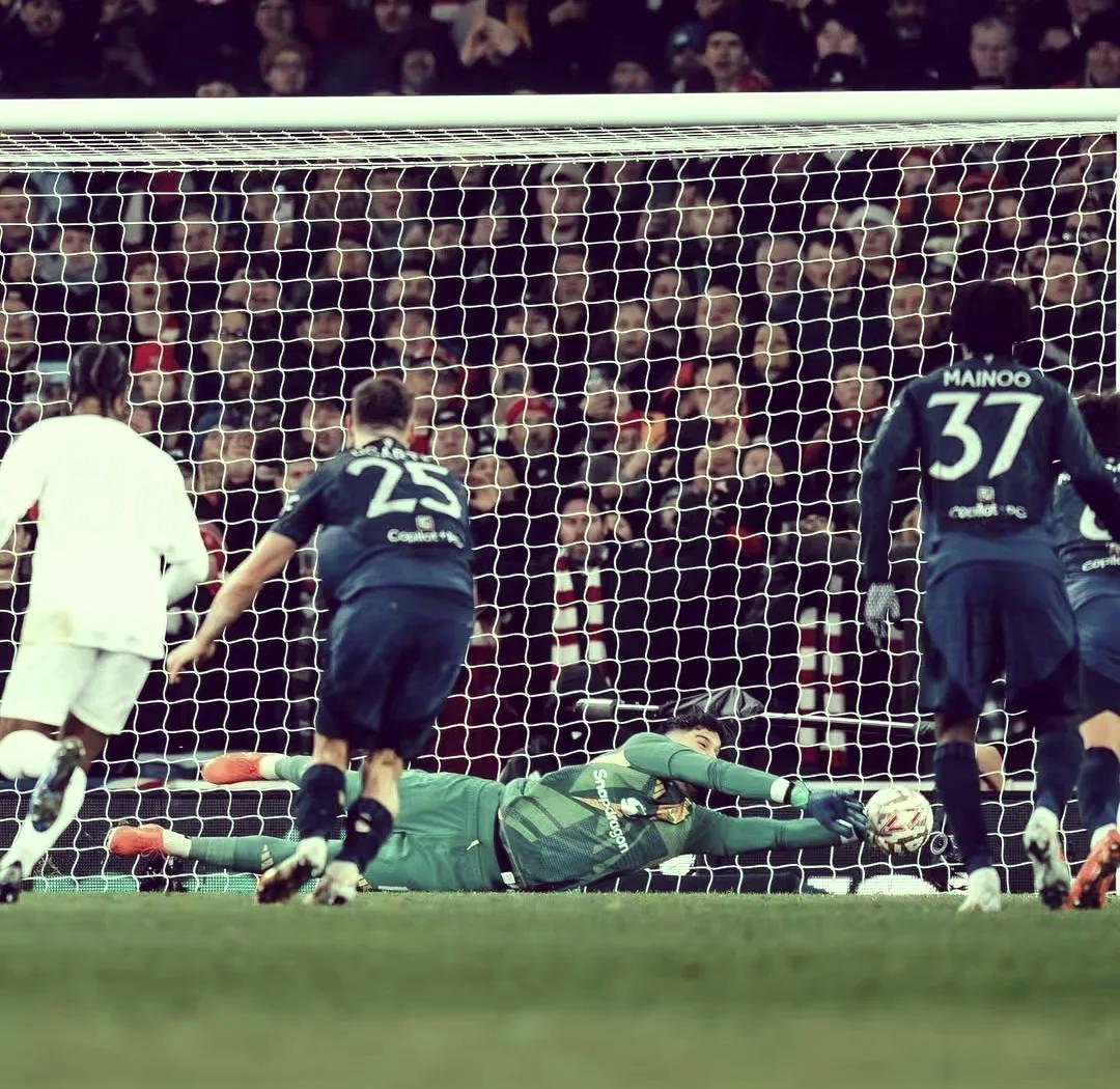 里昂主场不败纪录遭终结,球队士气受挫 里昂主场不败纪录遭终结,球队士气受挫