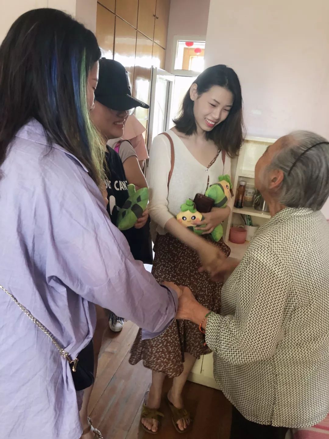 建业足球俱乐部举办了一场慈善活动,回馈社会 建业足球俱乐部举办了一场慈善活动,回馈社会