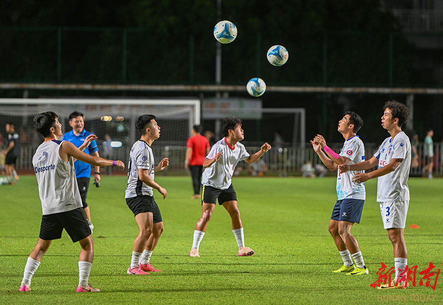 射门势如破竹,球队积极备战下一场大战 射门势如破竹,球队积极备战下一场大战