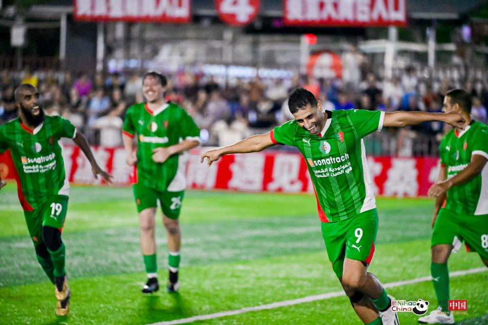 阿尔及利亚队在国际足球比赛中获得胜利 阿尔及利亚队在国际足球比赛中获得胜利