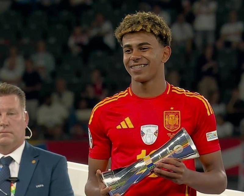 阿尔及利亚队在国际足球比赛中获得胜利 阿尔及利亚队在国际足球比赛中获得胜利