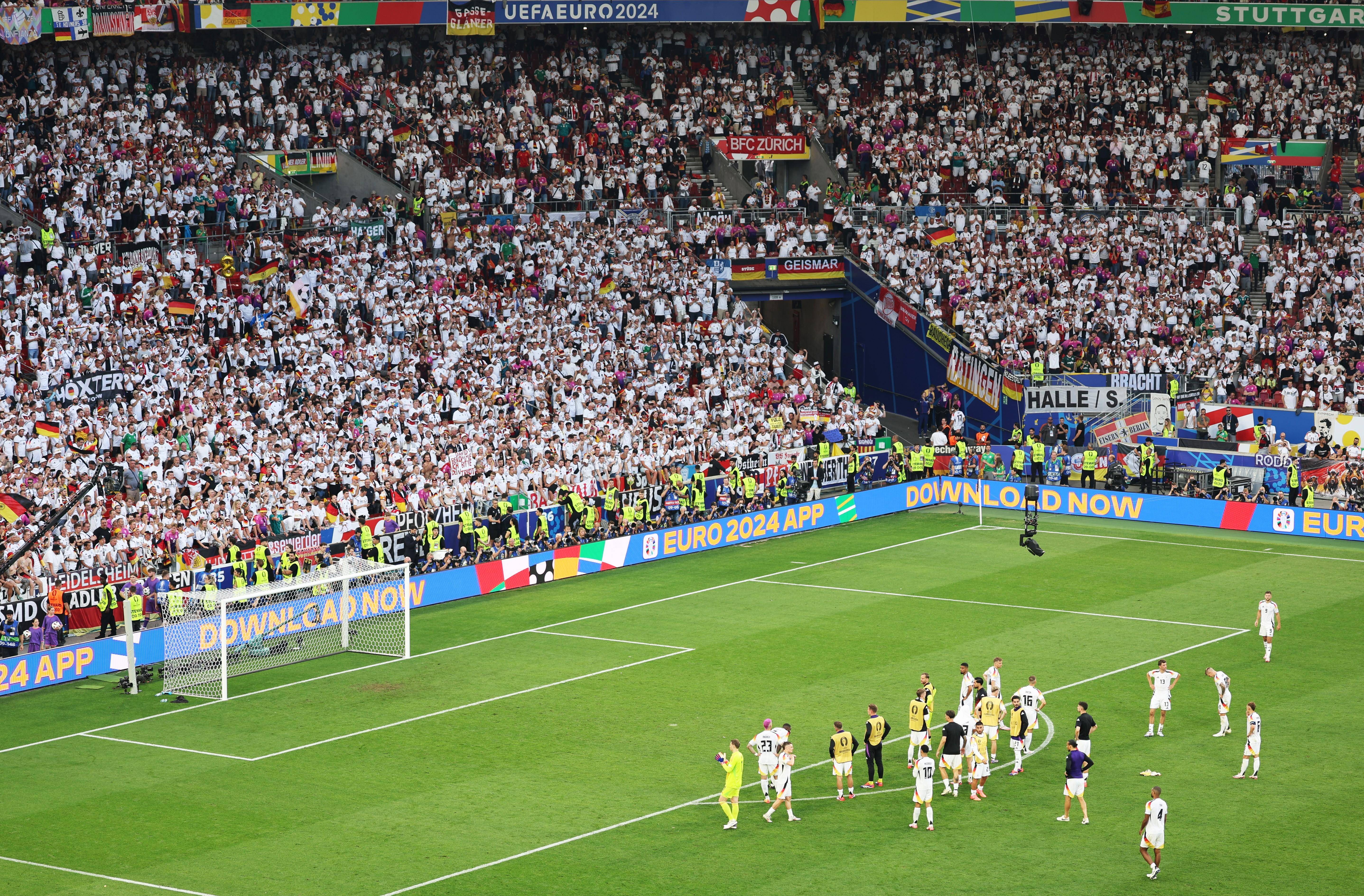 关于欧洲杯对决场面惊心动魄球迷热血沸腾的信息 关于欧洲杯对决场面惊心动魄球迷热血沸腾的信息