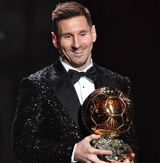 国际足坛风云人物梅西再获最佳射手奖