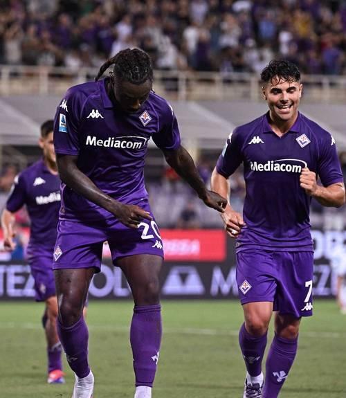 包含佛罗伦萨主场大胜，冲刺保级的词条