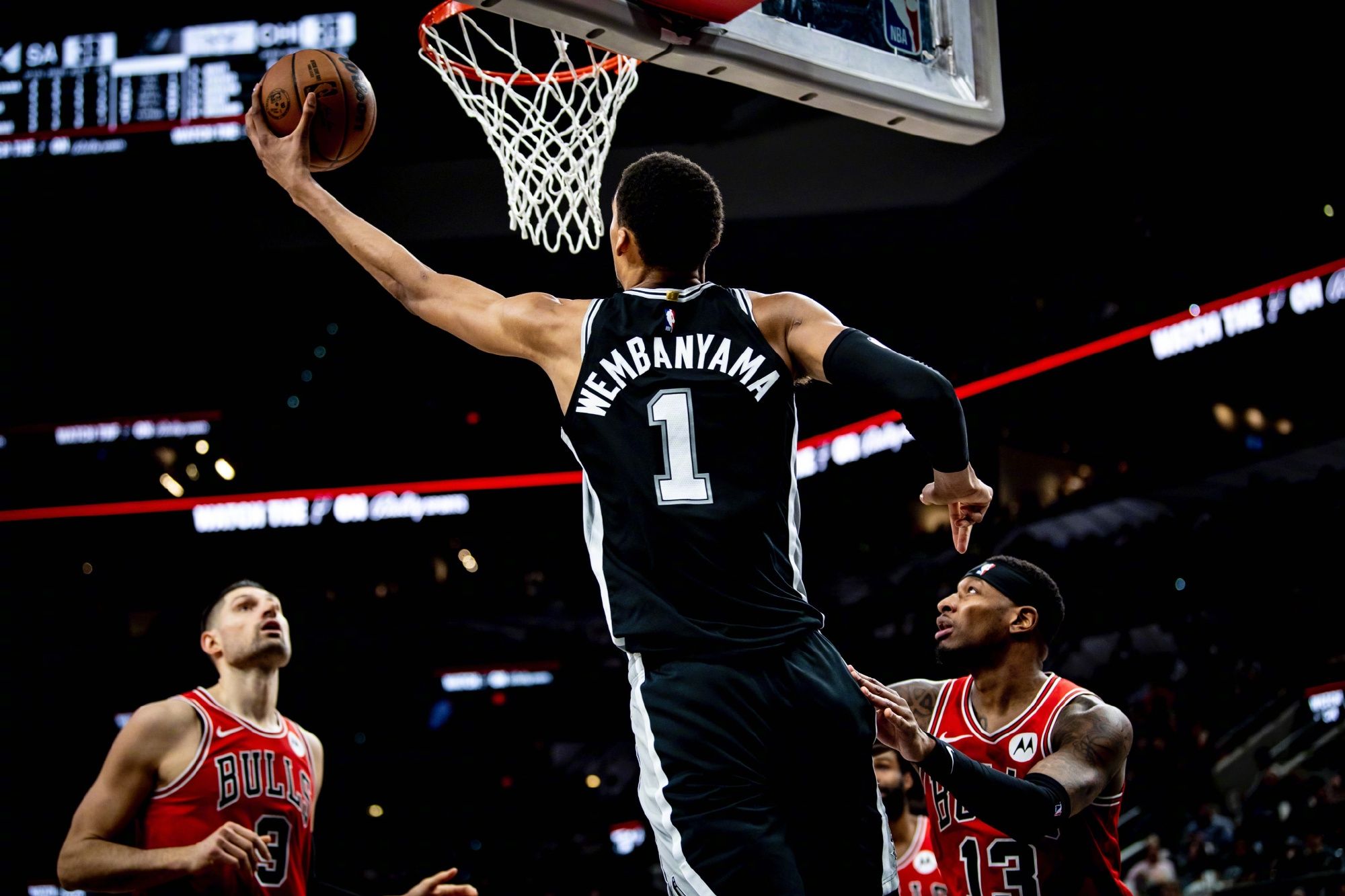 活塞擒下马刺获得胜利 活塞擒下马刺获得胜利