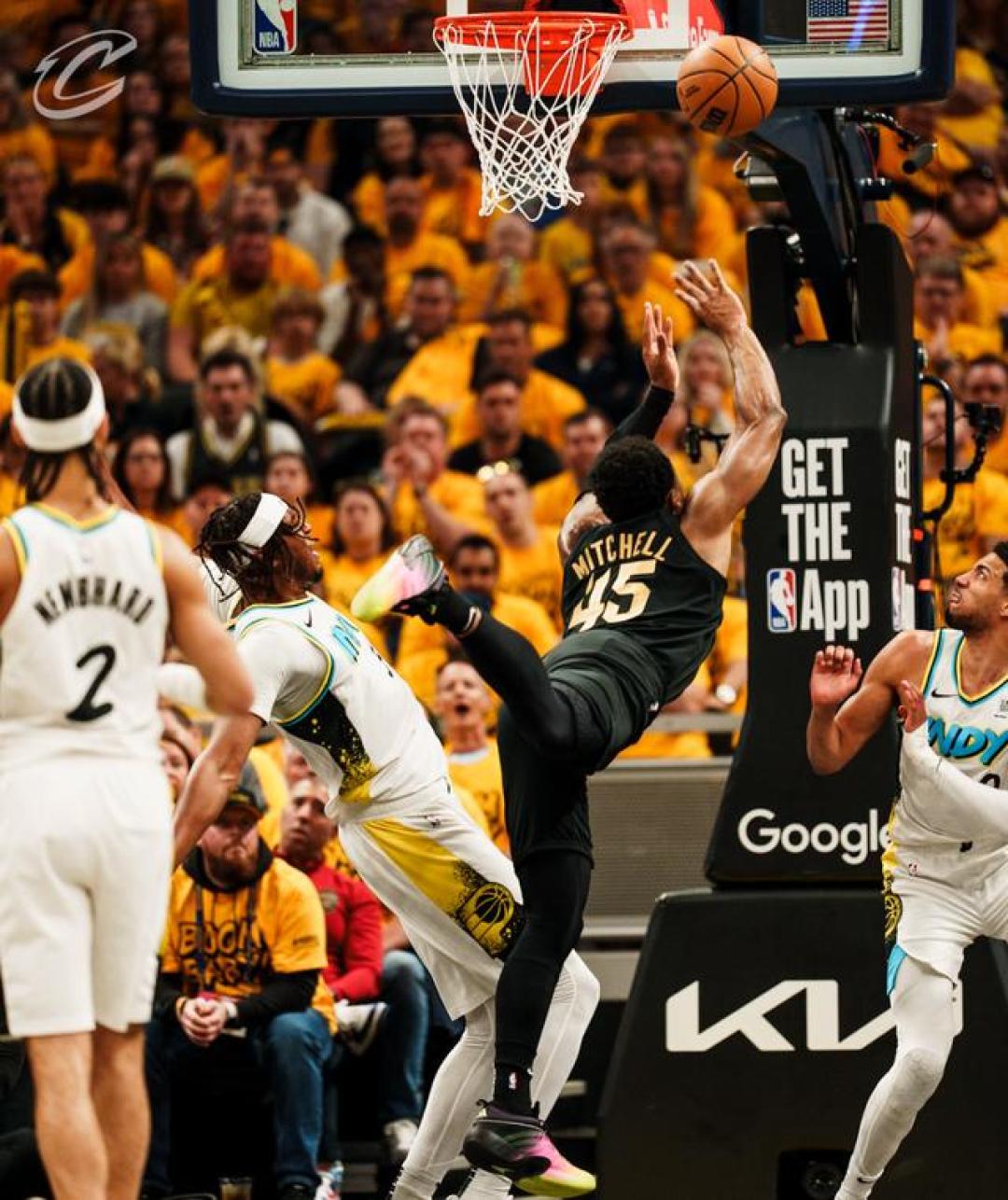 爵士险胜骑士,米切尔砍下25分 爵士险胜骑士,米切尔砍下25分