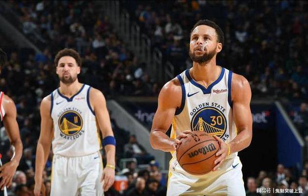 勇士客场逆转雷霆，库里单场44分