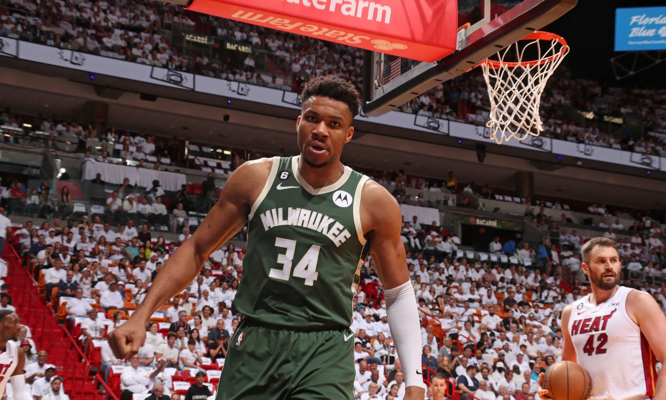 雄鹿再胜尼克斯,字母哥表现出色 雄鹿再胜尼克斯,字母哥表现出色