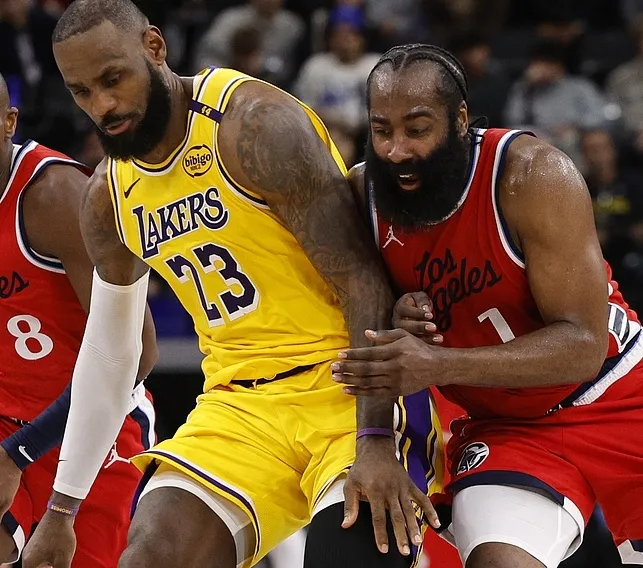 包含湖人顺利击败快船,卫冕路依旧的词条 包含湖人顺利击败快船,卫冕路依旧的词条