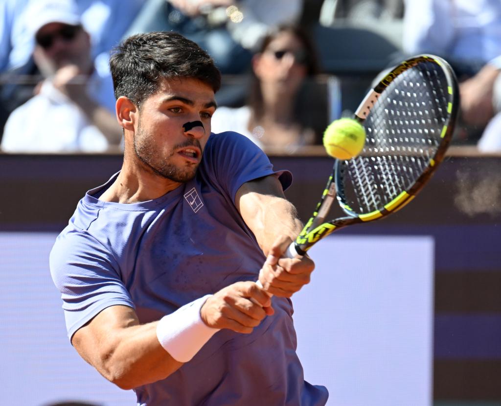 关于西班牙网球队翻盘法国网球队，阿尔卡拉斯打破历史纪录的信息