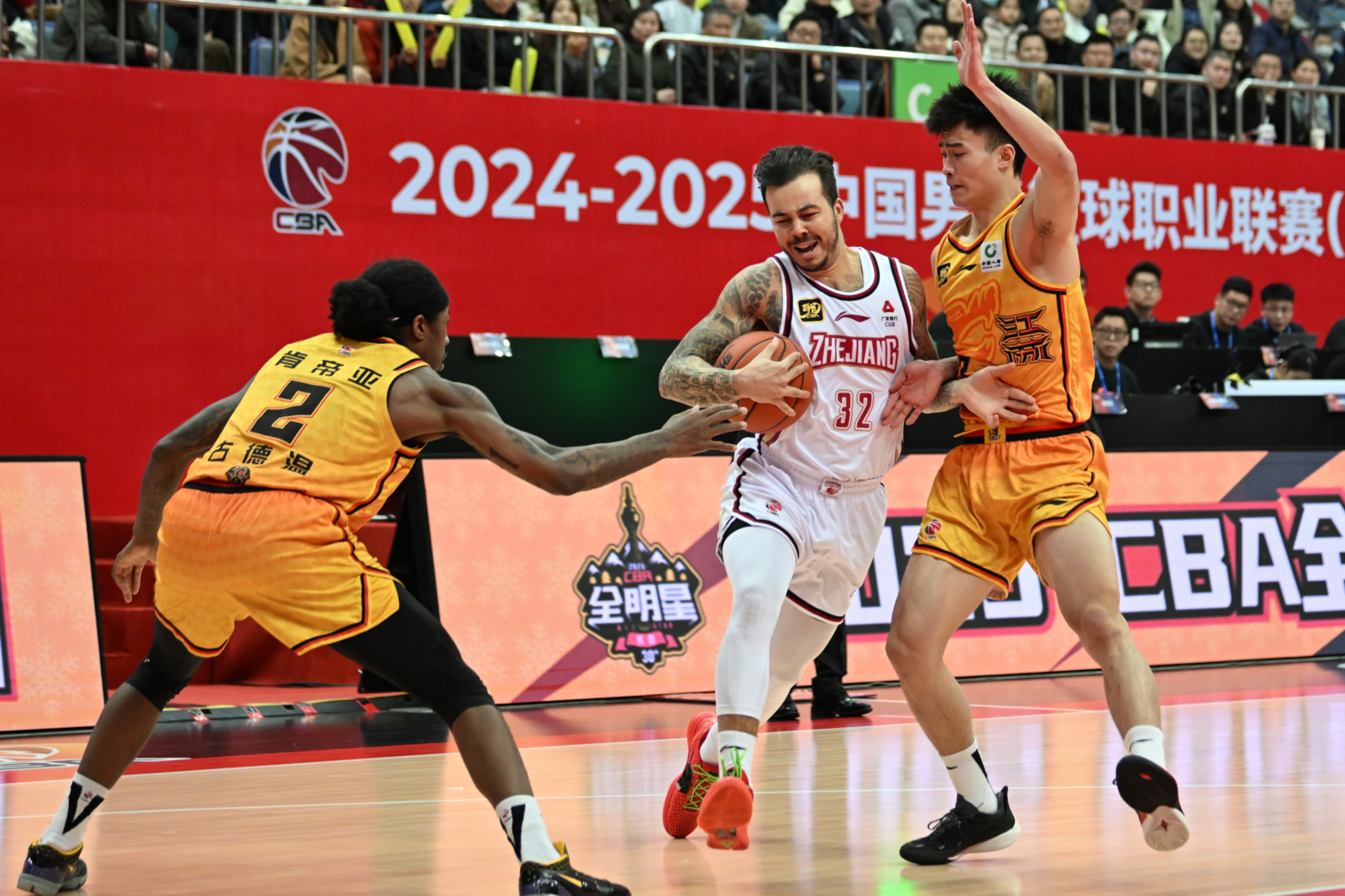 浙江队完胜上海队,高诗岩状态火热 浙江队完胜上海队,高诗岩状态火热